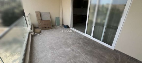 3 chambres Appartement à Fgura, Malta No. 8182 11