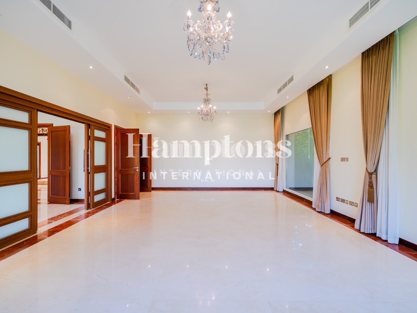 Villa T7 em Emirates Hills, UAE N.º 122318