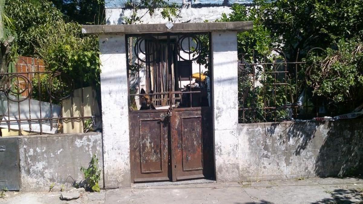 Terrain à Lanus, Argentina No. 41420