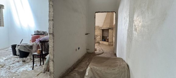 12-salle Maison à Sava, Italy No. 286872 30