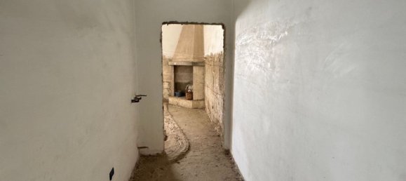 12-salle Maison à Sava, Italy No. 286872 36