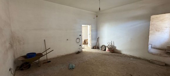 12-salle Maison à Sava, Italy No. 286872 35