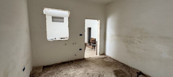 12-salle Maison à Sava, Italy No. 286872 33