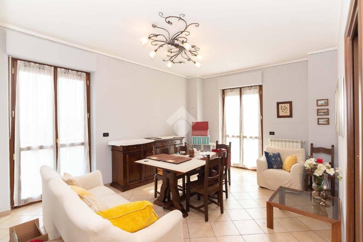 Apartamento de 2 dormitorios en Cirié, Italy No. 142040