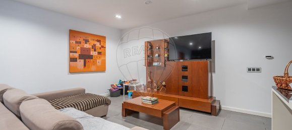 4 bedrooms House in Lousada, Portugal No. 28404 13