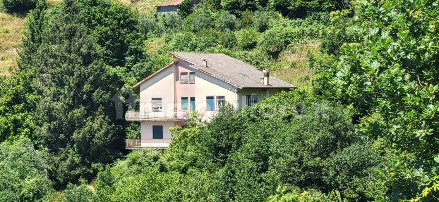 9 chambres Maison à Neirone, Italy No. 372870