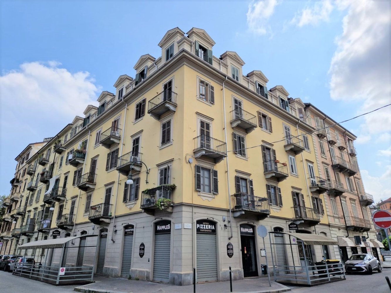 6 rooms Apartment in Turin, Italy No. 119258