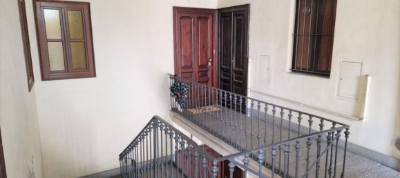 6 rooms Apartment in Turin, Italy No. 119258 3