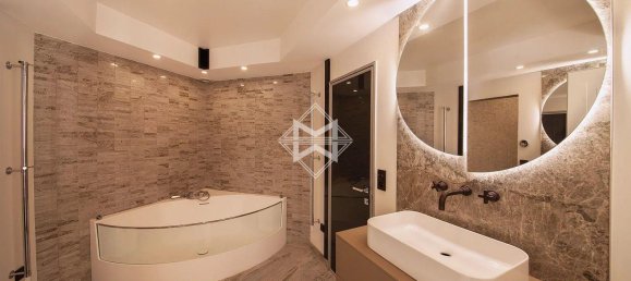 5 bedrooms Villa in Villefranche-sur-Mer, France No. 185484 8