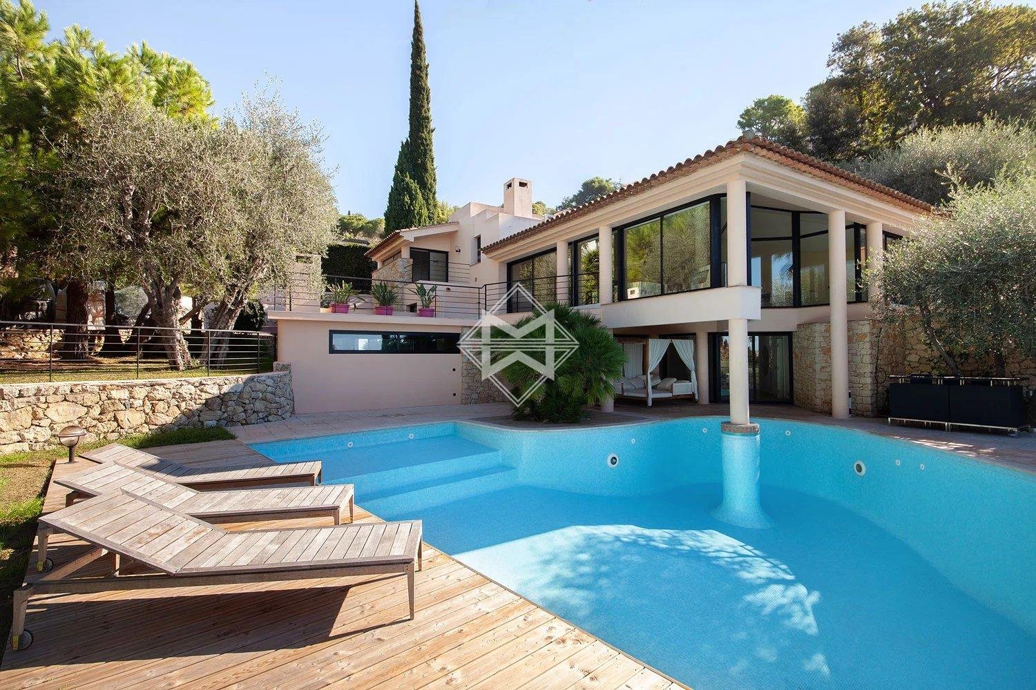 5 bedrooms Villa in Villefranche-sur-Mer, France No. 185484