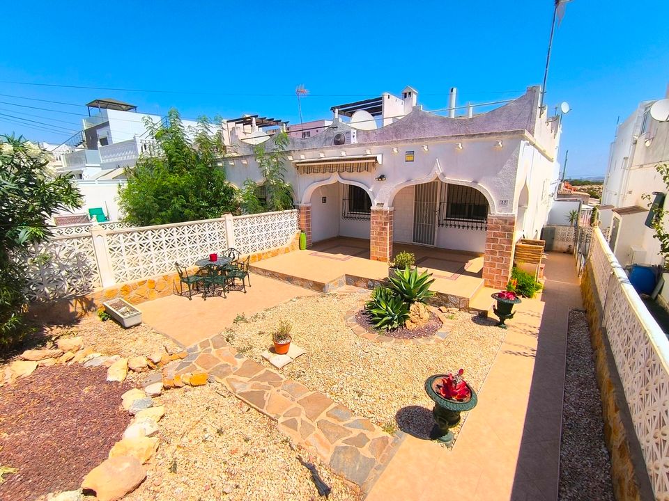 Бунгало с 2 спальнями в Сан-Мигель-де-Салинас, Испания № 178476