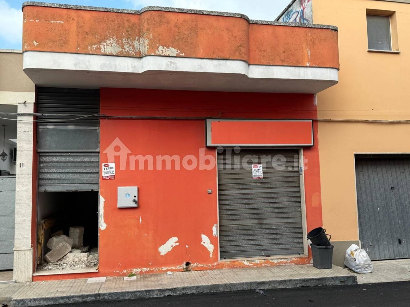 2 rooms Commercial property in Monteroni di Lecce, Italy No. 233474