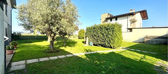 3 rooms Apartment in Palazzolo sull'Oglio, Italy No. 164430 2