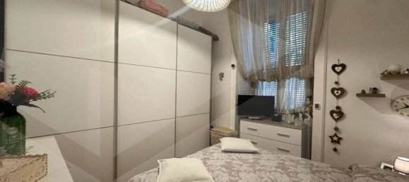 1 Schlafzimmer Wohnung in Naples, Italy, Nr. 26287 2