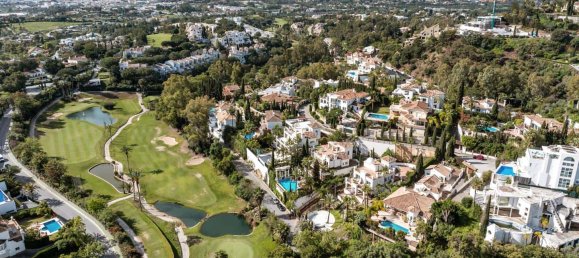 4 bedrooms House in La Quinta, Spain No. 155708 11