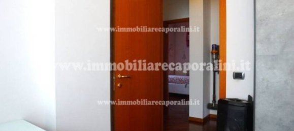 3 chambres Appartement à Montecassiano, Italy No. 347640 18