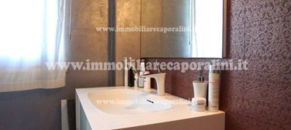 Apartamento de 3 dormitorios en Montecassiano, Italy No. 347640 48