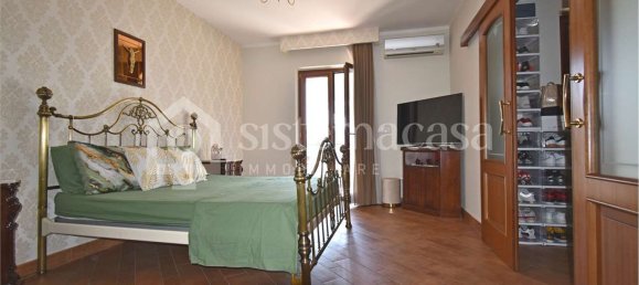 4 bedrooms House in Brusciano, Italy No. 346124 14