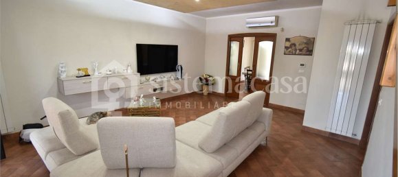 4 bedrooms House in Brusciano, Italy No. 346124 4