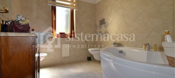 4 bedrooms House in Brusciano, Italy No. 346124 20