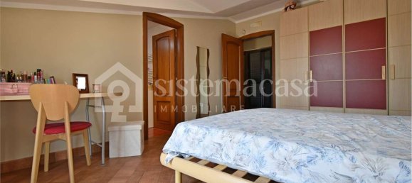 4 bedrooms House in Brusciano, Italy No. 346124 19