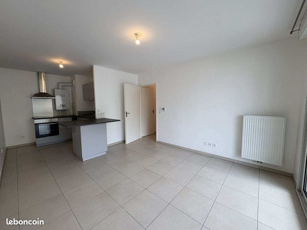 1 bedroom Apartment in Toulon, France No. 329595