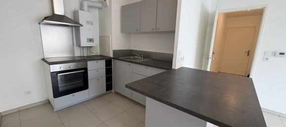 1 bedroom Apartment in Toulon, France No. 329595 2