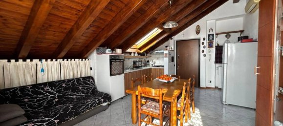 2-salle Appartement à Cogliate, Italy No. 27478 2