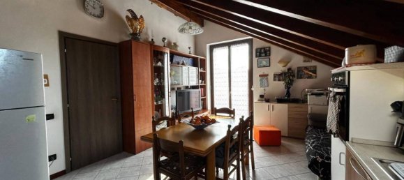 2-salle Appartement à Cogliate, Italy No. 27478 16