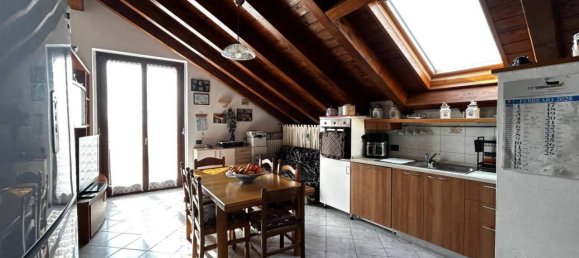 2-salle Appartement à Cogliate, Italy No. 27478 7