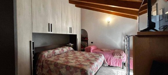 2-salle Appartement à Cogliate, Italy No. 27478 40