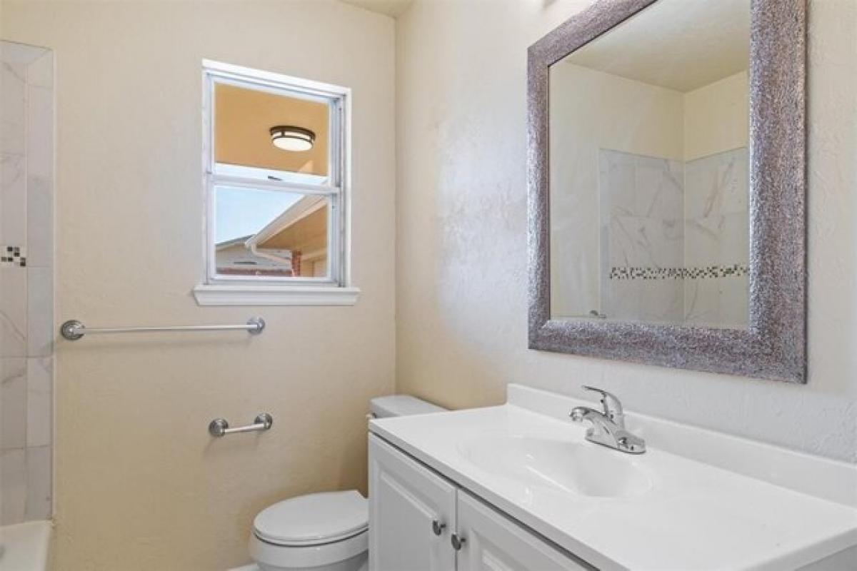 3 bedrooms House in Warr Acres, USA No. 383372