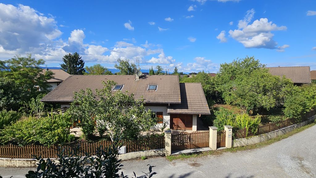 4 bedrooms House in Douvaine, France No. 350687