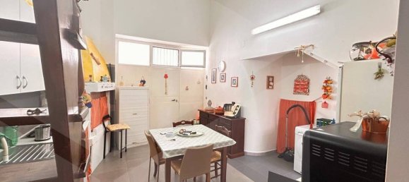 2 Schlafzimmer Haus in Bitetto, Italy, Nr. 18598 23