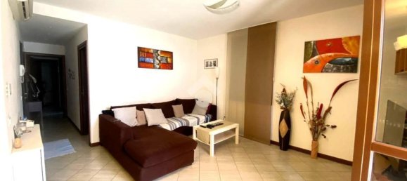 3 rooms Apartment in Collecchio, Italy No. 289758 4