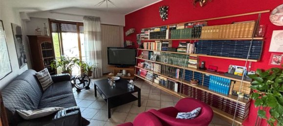 3 rooms Apartment in Appiano Gentile, Italy No. 291947 2