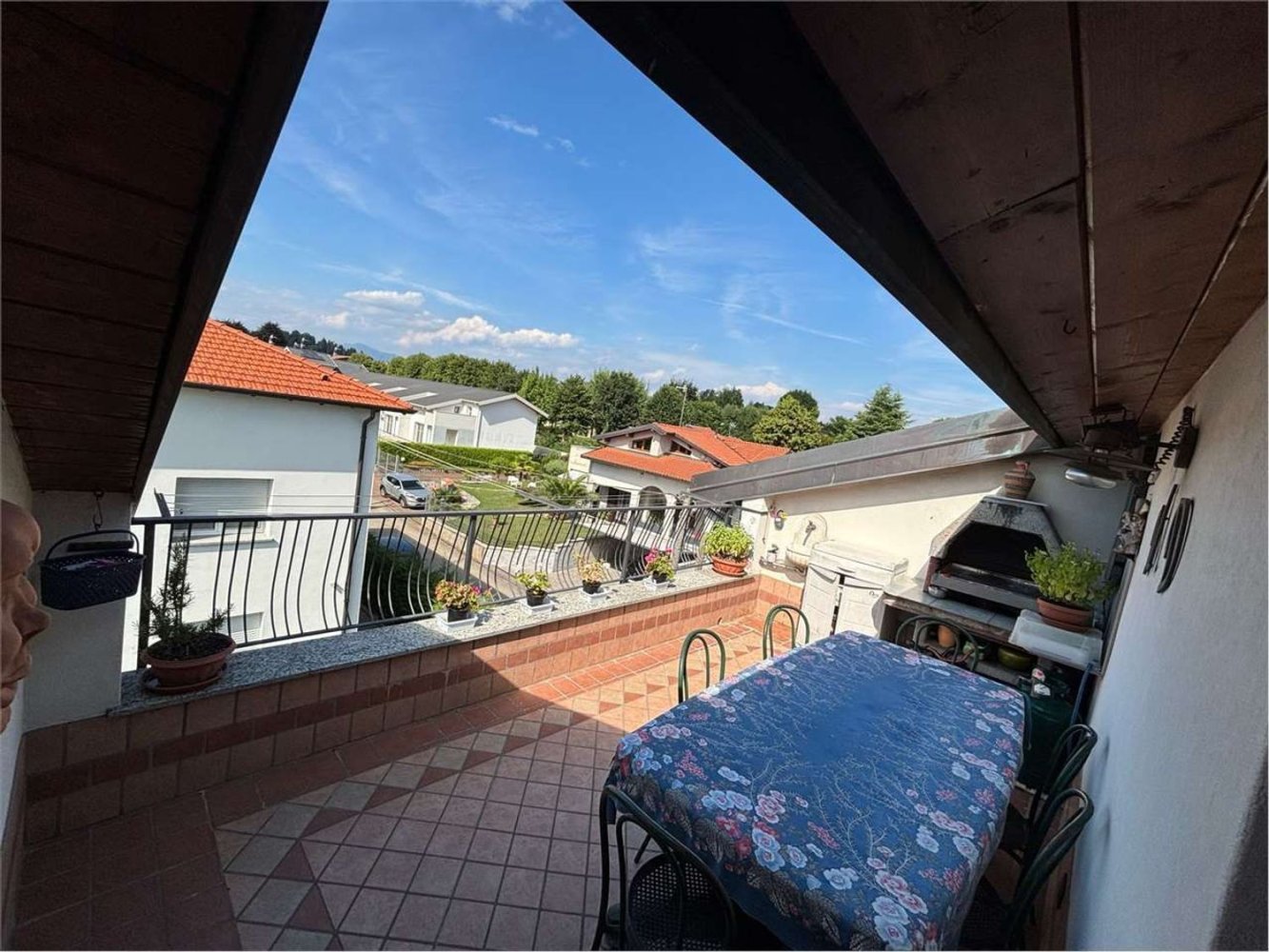 3 rooms Apartment in Appiano Gentile, Italy No. 291947