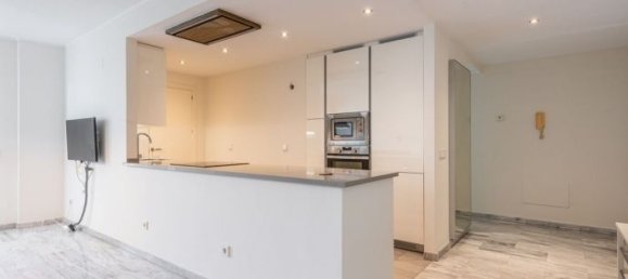 2 Schlafzimmer Penthouse in Marbella, Spain, Nr. 32327 4