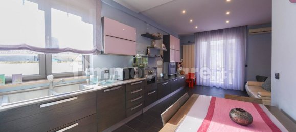 3 Schlafzimmer Wohnung in Palo del Colle, Italy, Nr. 43361 4