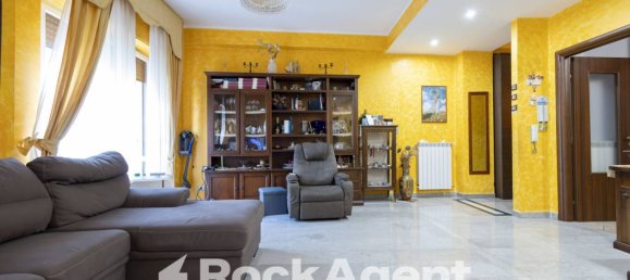 3 bedrooms Apartment in Catanzaro, Italy No. 348084 4