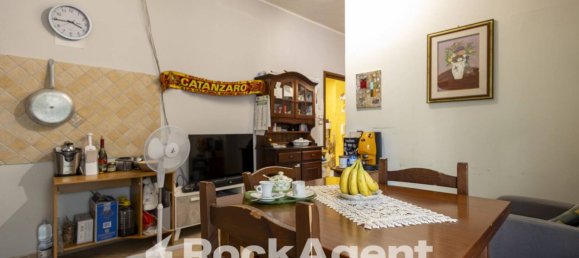 3 bedrooms Apartment in Catanzaro, Italy No. 348084 8