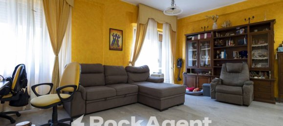 3 bedrooms Apartment in Catanzaro, Italy No. 348084 3