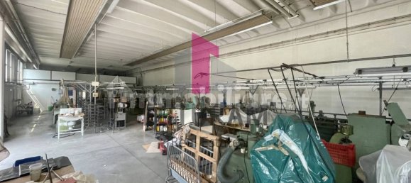 3 rooms Warehouse in Fossò, Italy No. 281485 2
