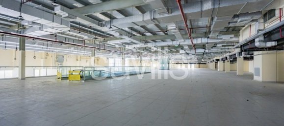 Laden in Sharjah Industrial Area, UAE 12312.5m², Nr. 6687 8