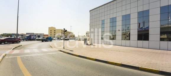Laden in Sharjah Industrial Area, UAE 12312.5m², Nr. 6687 5