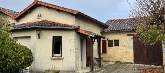 4 rooms House in Ruffec, France No. 278807 3