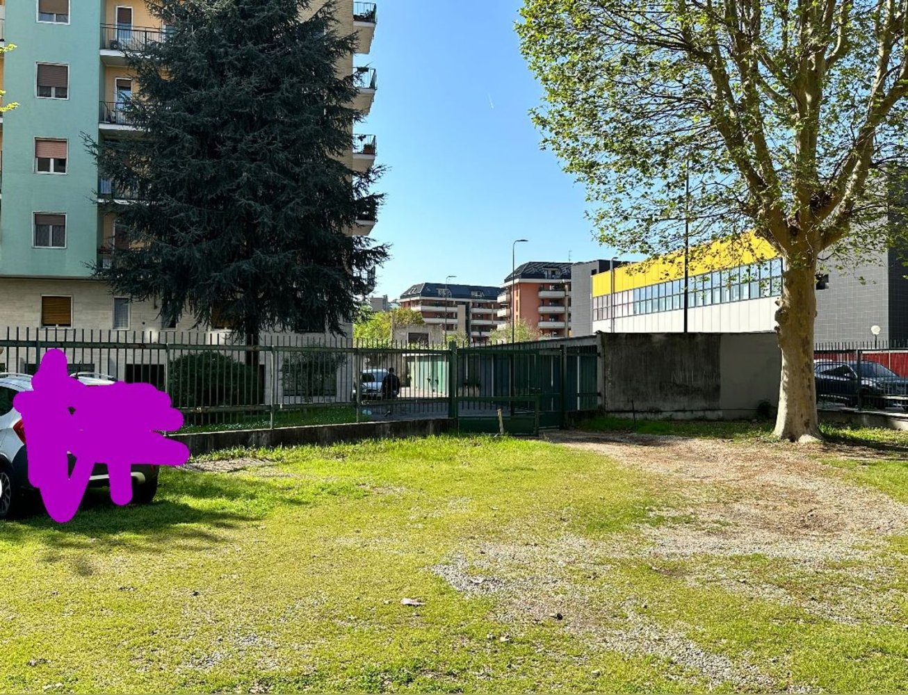  مرآب في Milan, Italy 10متر مربع رقم 255177