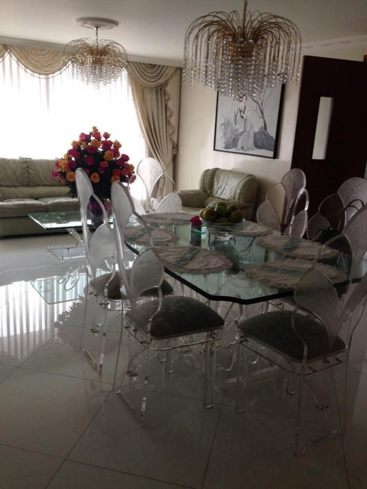 4 bedrooms House in Bogota, Colombia No. 13157