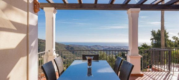 4 bedrooms House in Benahavis, Spain No. 39789 3