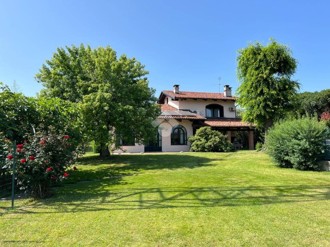 3 bedrooms Villa in San Maurizio Canavese, Italy No. 283876